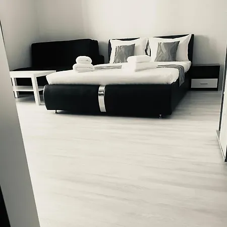 Vivian 아파트 산단스키